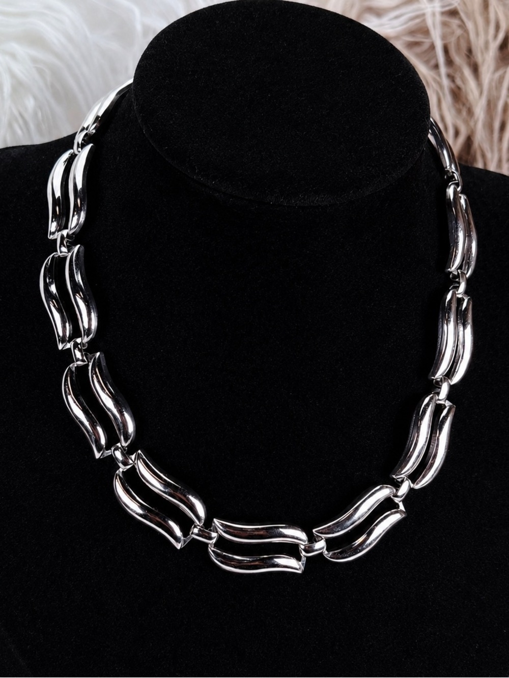 Vintage 1950s Monet Medley Series wavy links, Silvertone choker necklace